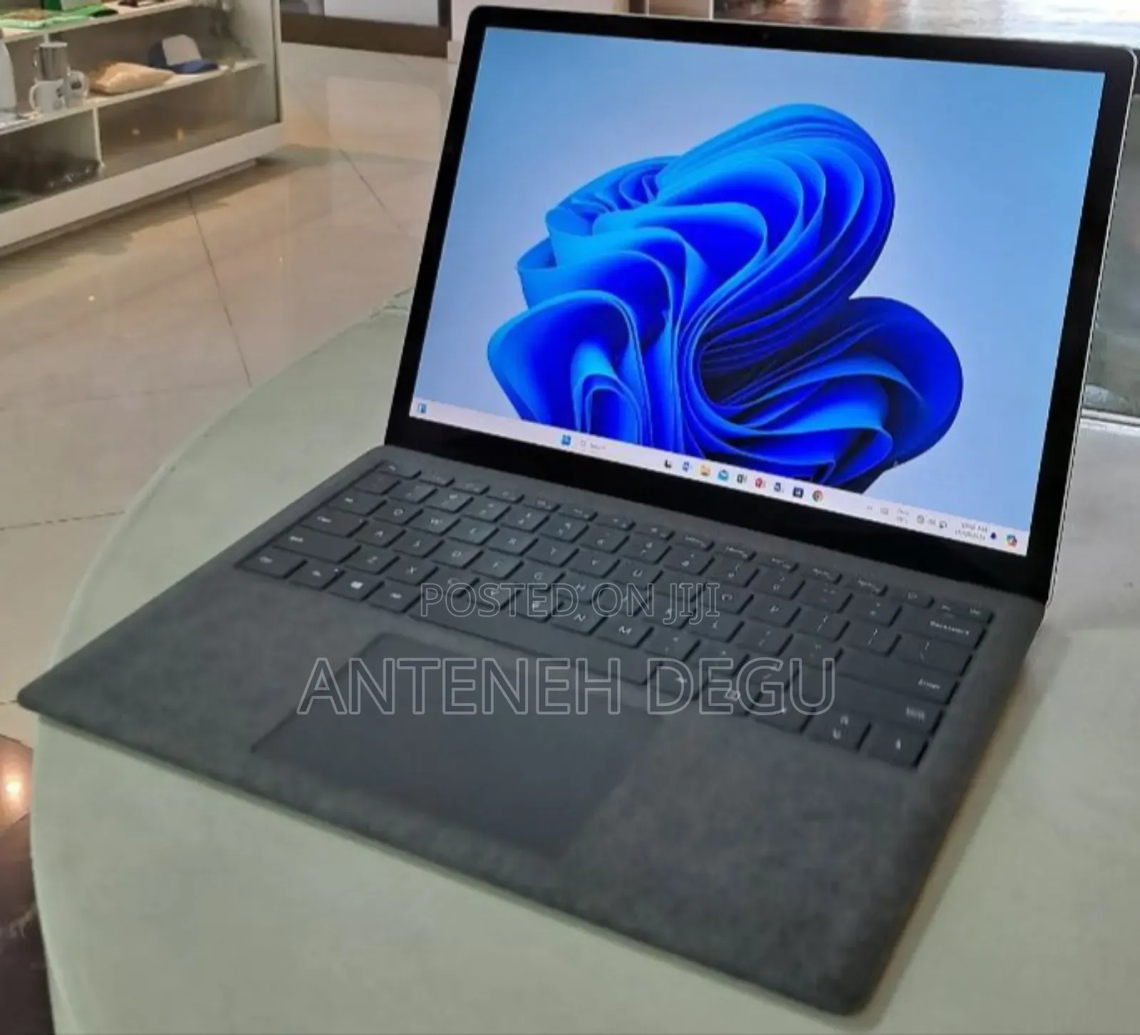 New Laptop Microsoft Surface 16GB Intel Core I7 SSD 256GB