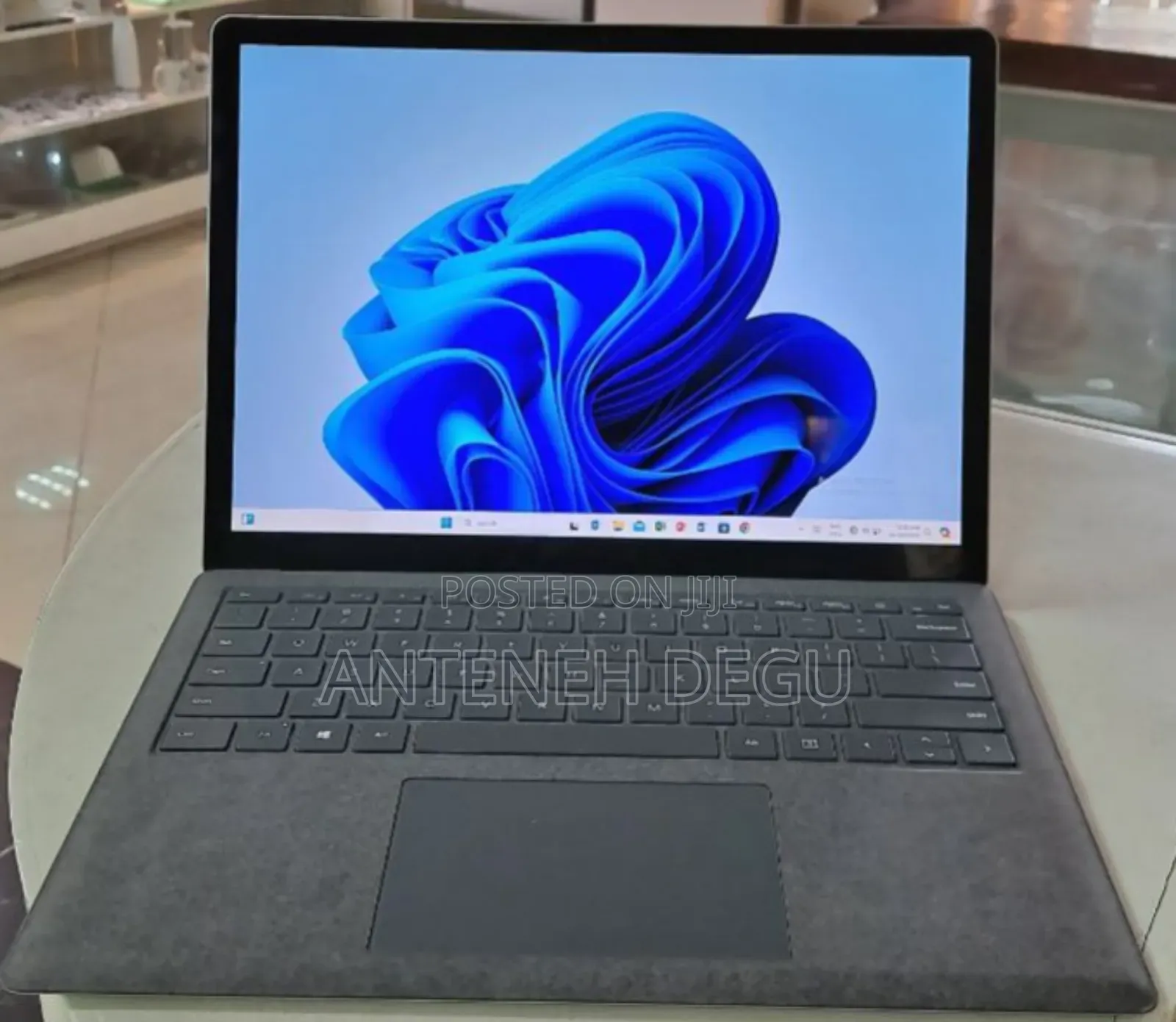 New Laptop Microsoft Surface 16GB Intel Core I7 SSD 256GB