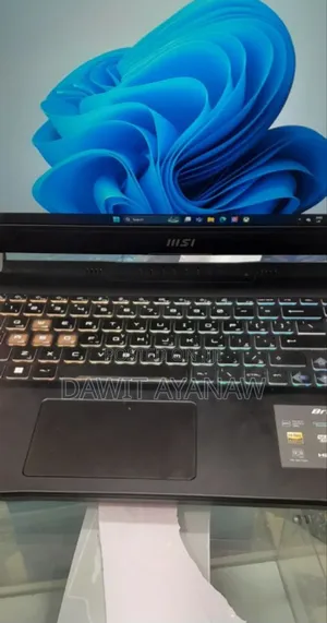 New Laptop MSI 16GB AMD Ryzen 7 SSD 512GB