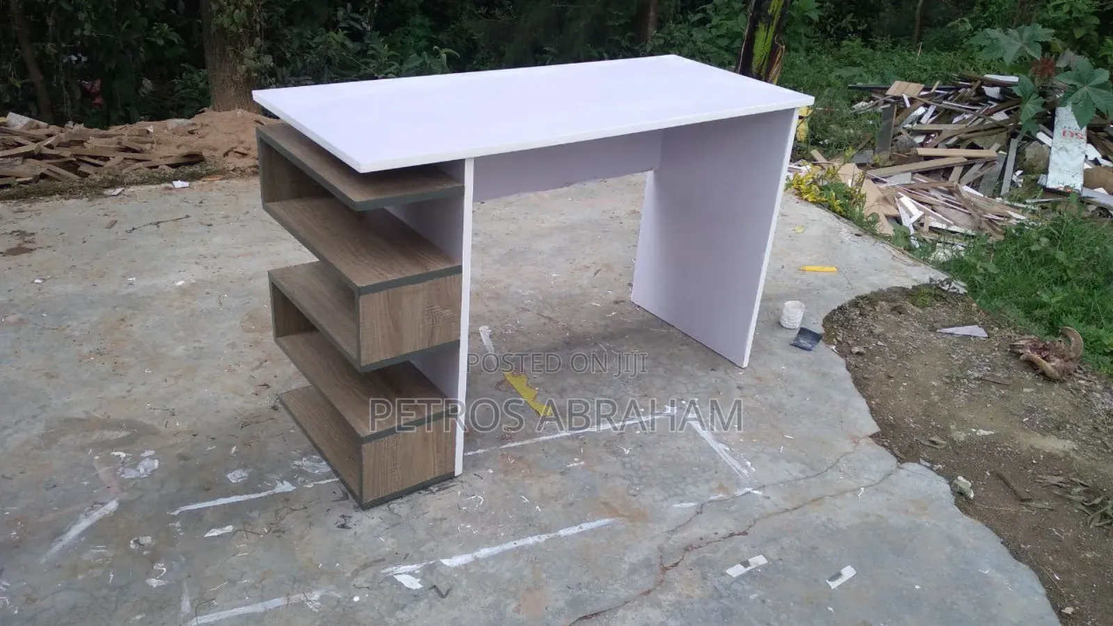 Simple Reading Table