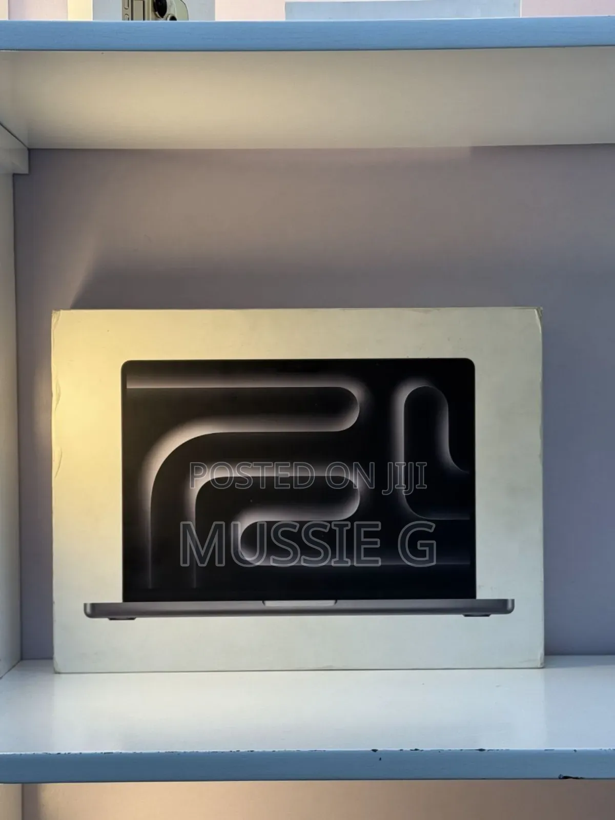 New Laptop Apple MacBook Pro 8GB Apple M3 SSD 512GB