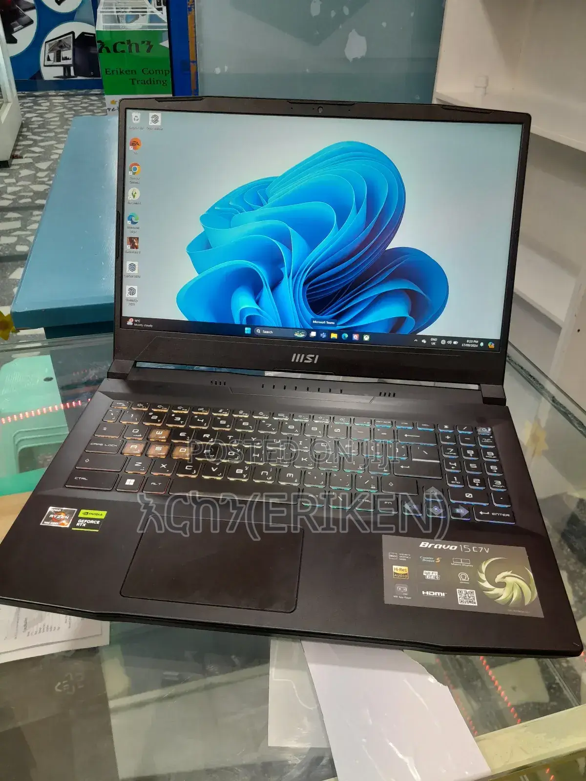 New Laptop MSI 16GB AMD Ryzen 7 SSD 512GB
