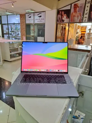 New Laptop Apple MacBook Pro 32GB Apple M2 SSD 512GB