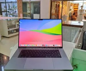 New Laptop Apple MacBook Pro 32GB Apple M2 SSD 512GB