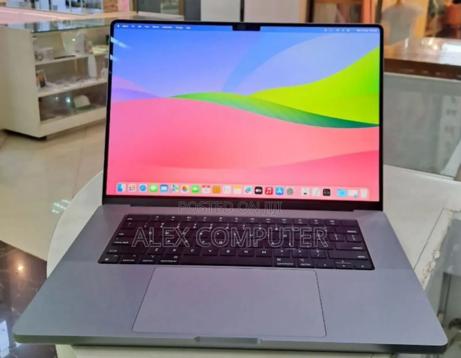 New Laptop Apple MacBook Pro 2023 M2 32GB Apple M2 SSD 512GB