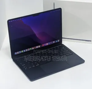 Photo - New Laptop Apple MacBook Air 2022 M2 8GB Intel Core I7 SSD 256GB