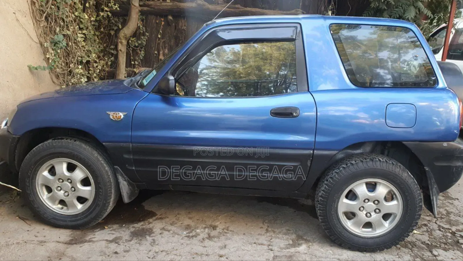 Toyota RAV4 Base FWD 1996 Blue