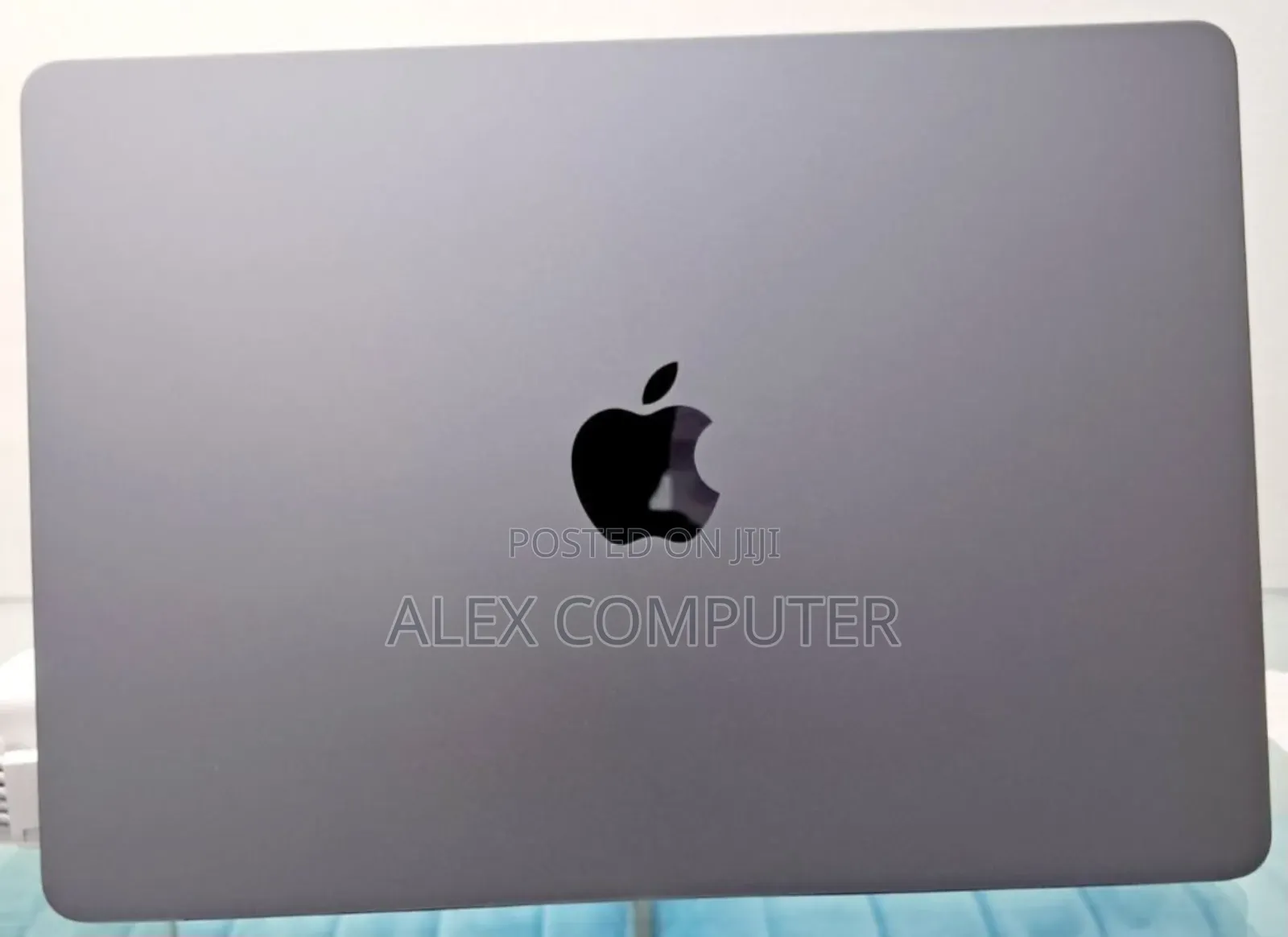 New Laptop Apple MacBook Air 2024 M3 13-Inch 16GB Apple M3 SSD 512GB