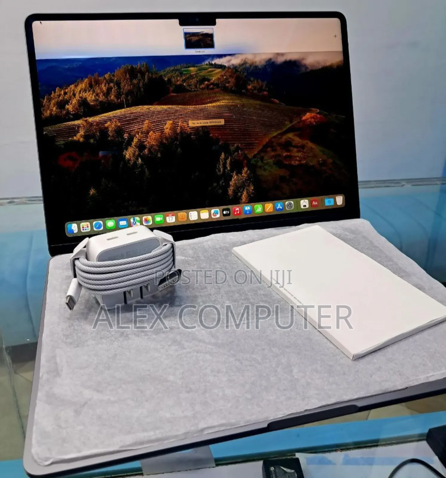 New Laptop Apple MacBook Air 2024 M3 13-Inch 16GB Apple M3 SSD 512GB