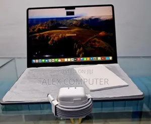 Photo - New Laptop Apple MacBook Air 2024 M3 13-Inch 16GB Apple M3 SSD 512GB