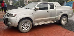 Toyota Hilux 2006 Gold