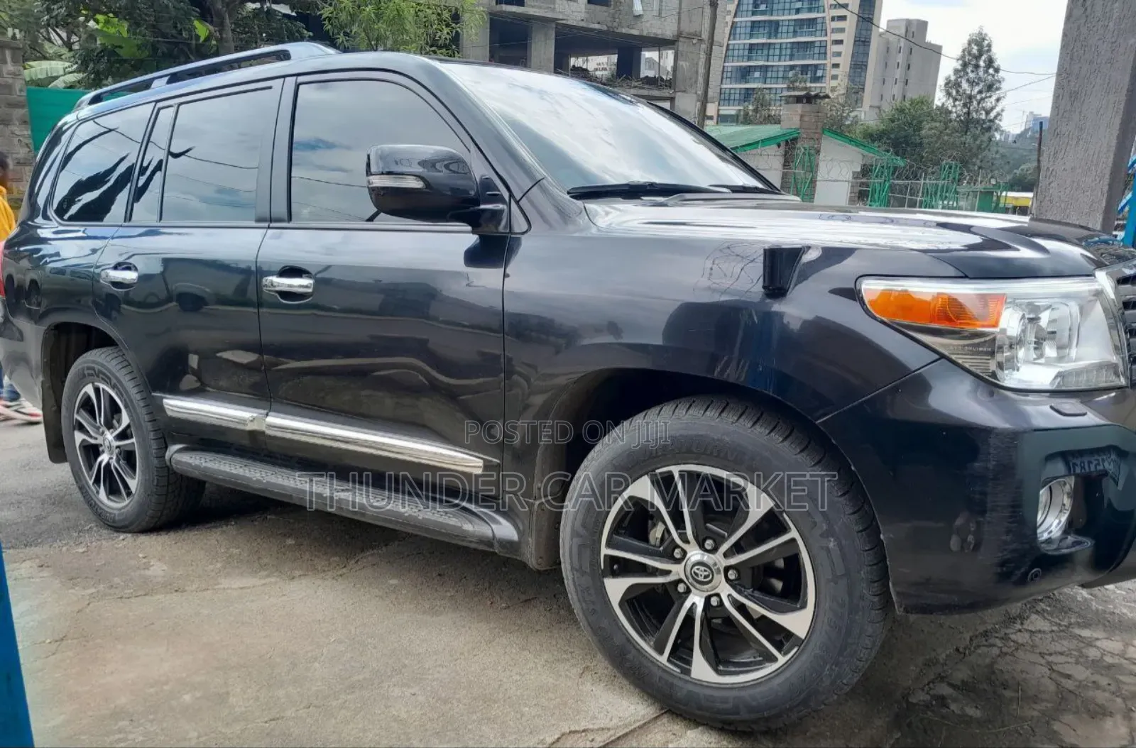 Toyota Land Cruiser 4.6 V8 VX-R 2015 Black