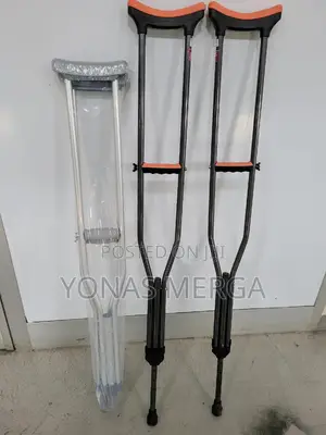 Photo - Hand Rubbing Crutches/Adjustable:Buttons Crunch/9 Adjustment