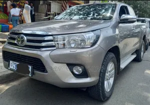Toyota Hilux 2019 Gold