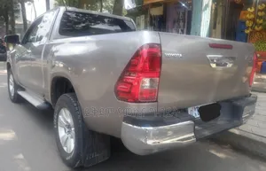 Toyota Hilux 2019 Gold