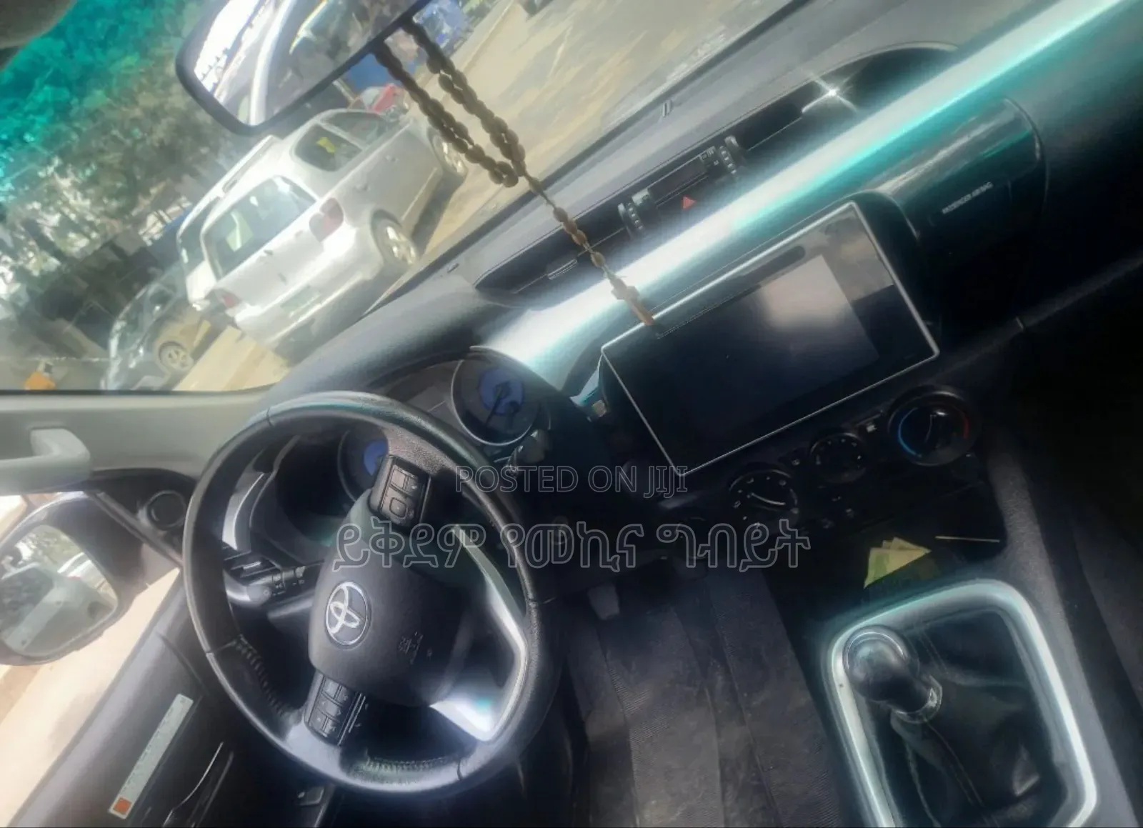 Toyota Hilux 2019 Gold