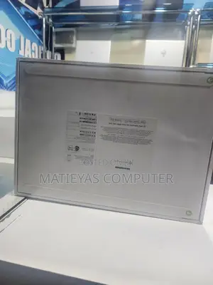 New Laptop Apple MacBook 2014 8GB Apple M3 SSD 256GB