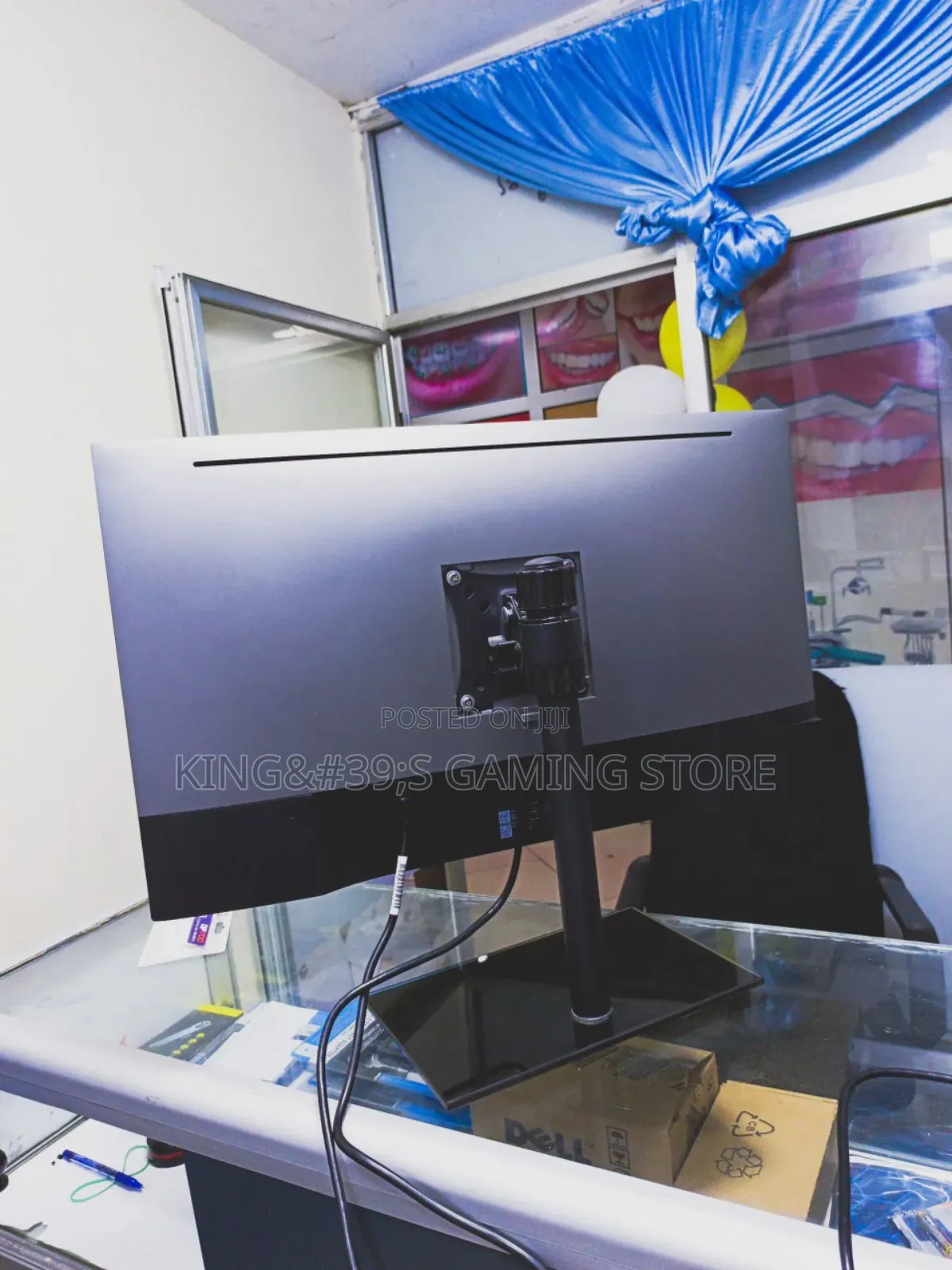 Brand New Dell 27" Inches Frameless Monitor