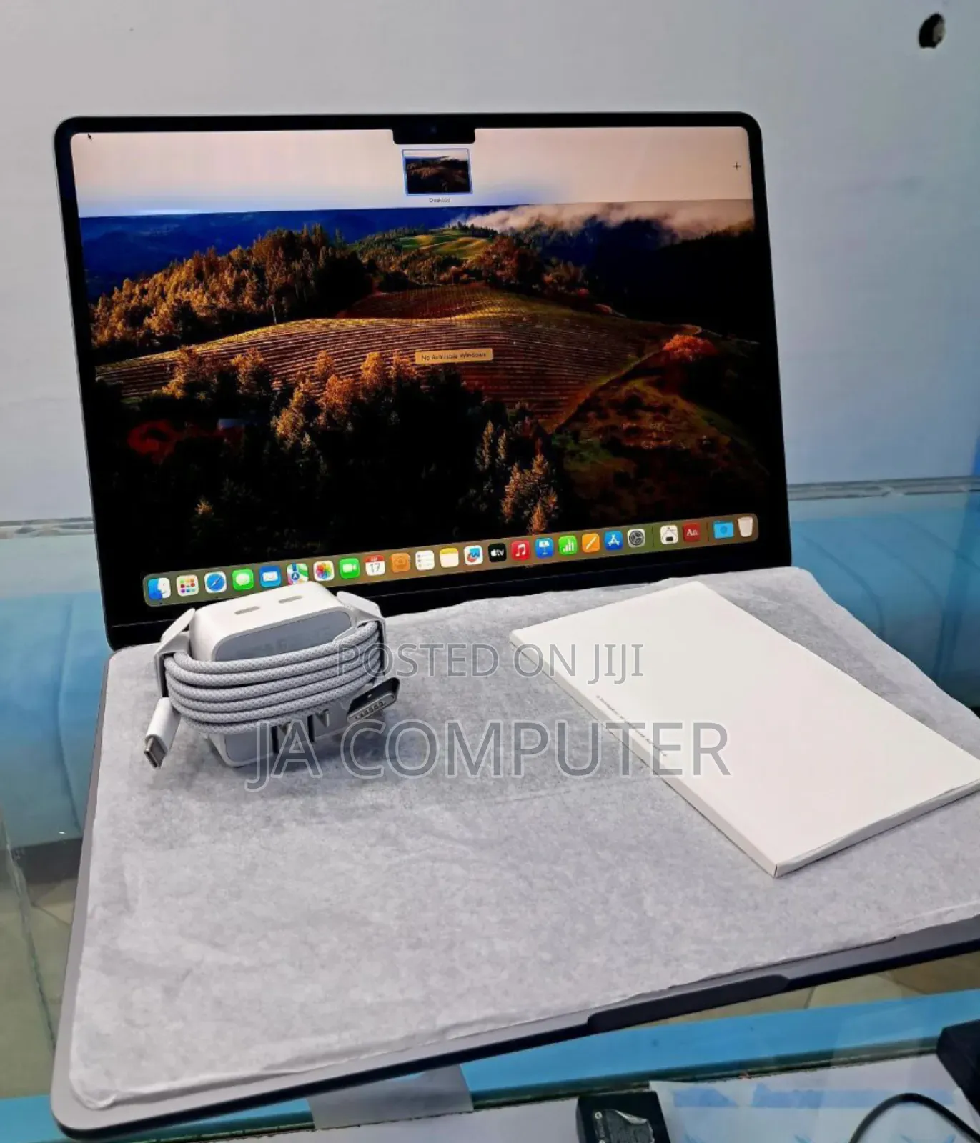 New Laptop Apple MacBook Air 2024 M3 13-Inch 16GB Apple M3 SSD 512GB