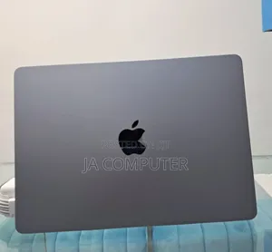 New Laptop Apple MacBook Air 2024 M3 13-Inch 16GB Apple M3 SSD 512GB