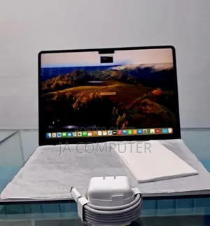 Photo - New Laptop Apple MacBook Air 2024 M3 13-Inch 16GB Apple M3 SSD 512GB