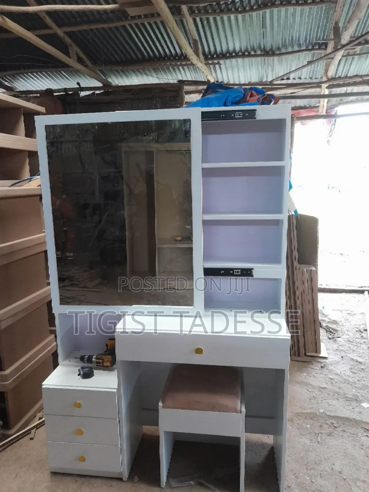 Dressing Table 120*180 Quality Product