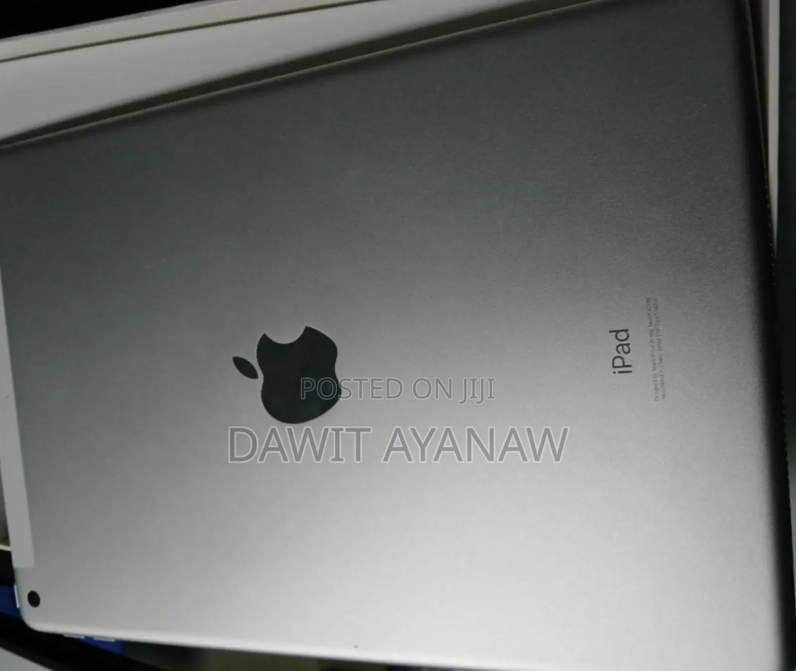 New Apple iPad 9.7 128 GB Silver