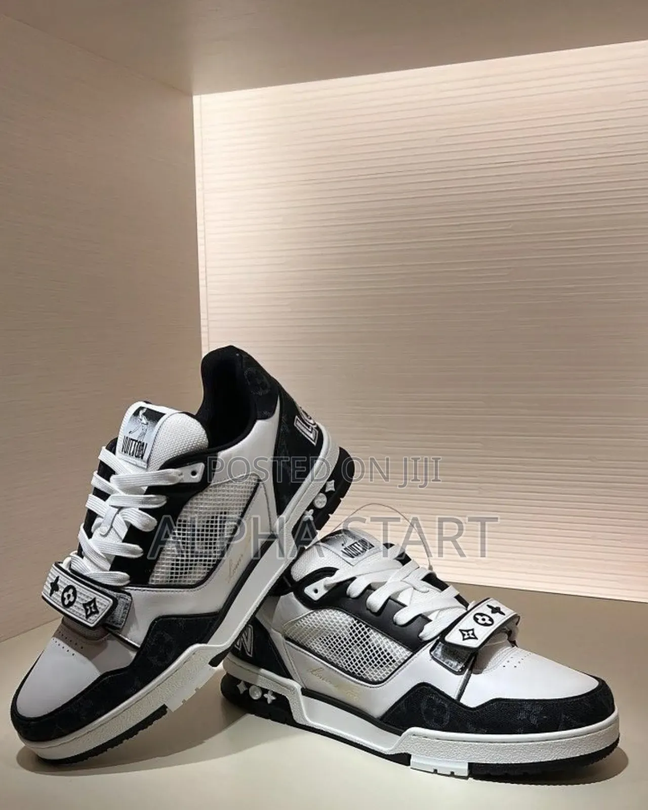 Louis Vutton Sneakers