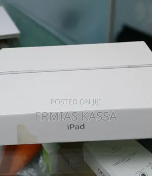 New Apple iPad 10.2 (2019) 128 GB Silver