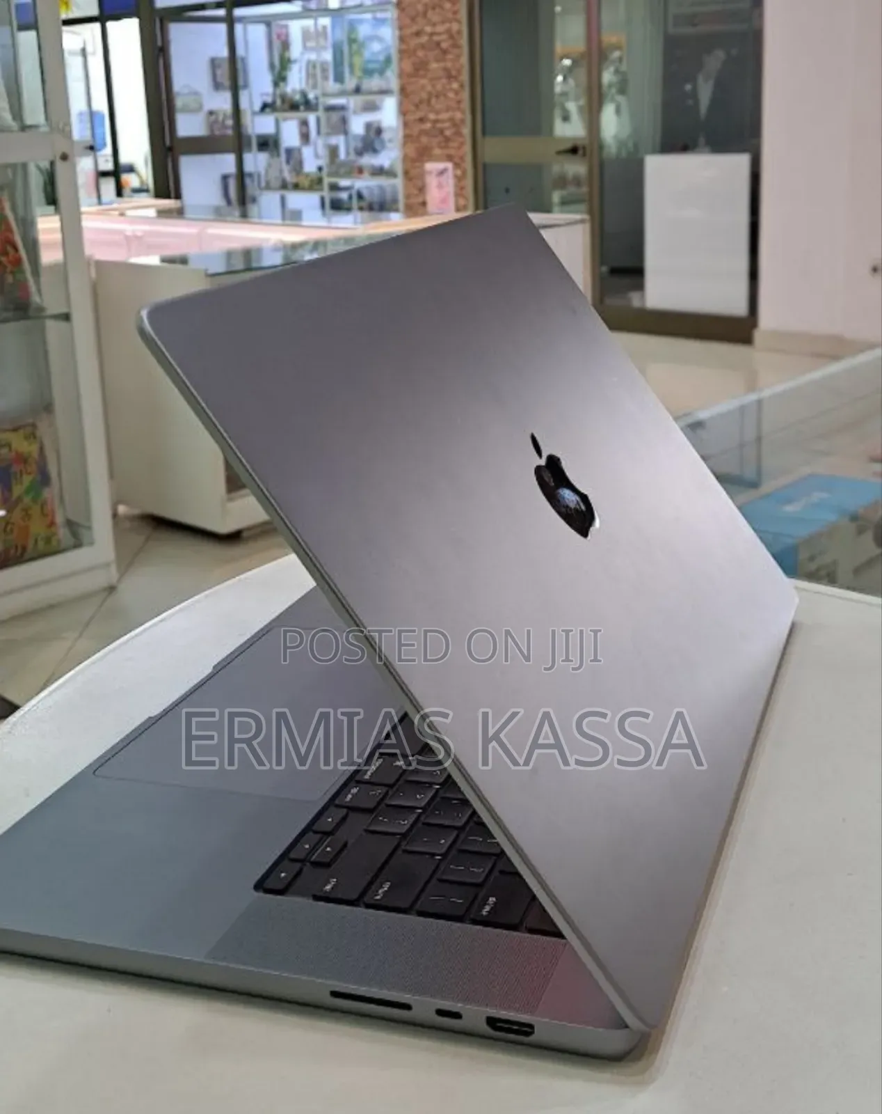 New Apple MacBook Pro 2023 M2 Pro 16-Inch 32GB Apple M2 SSD 512GB