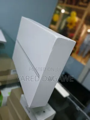 New Apple iPad 10.2 (2019) 128 GB Silver