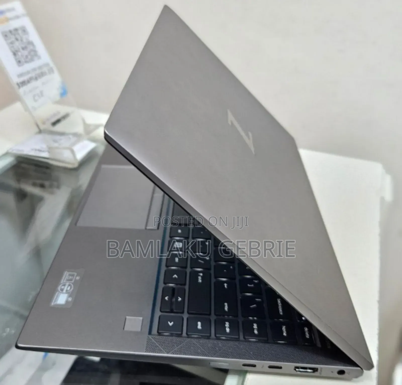 New Laptop HP ZBook Firefly G8 16GB Intel Core I7 SSD 512GB