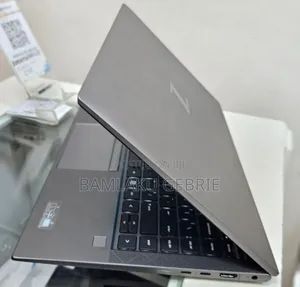 New Laptop HP ZBook Firefly G8 16GB Intel Core I7 SSD 512GB