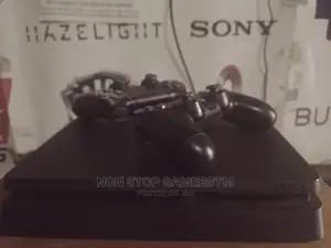 Ps4 Slim (Slightly Used) Jailbreak + 5games