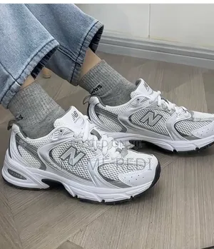 New Balace 5060
Made in Vietnam