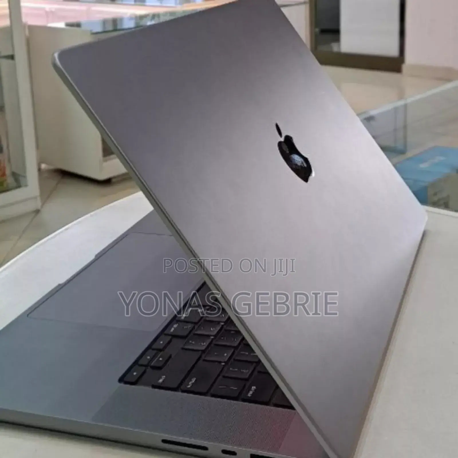 New Laptop Apple MacBook Pro 32GB Apple M2 SSD 512GB