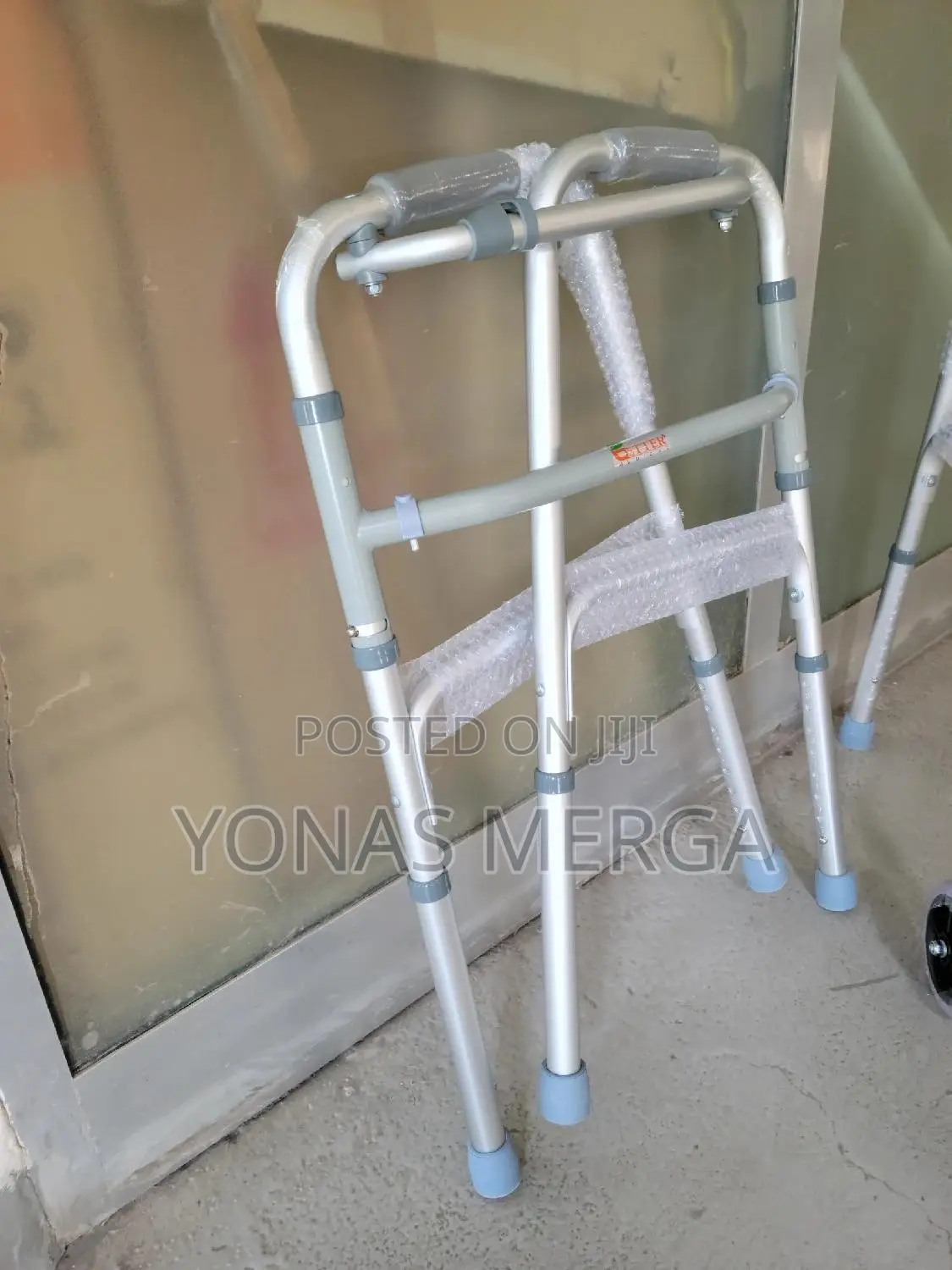Folding Walker for Adults Patients:Creates Greater Clearance