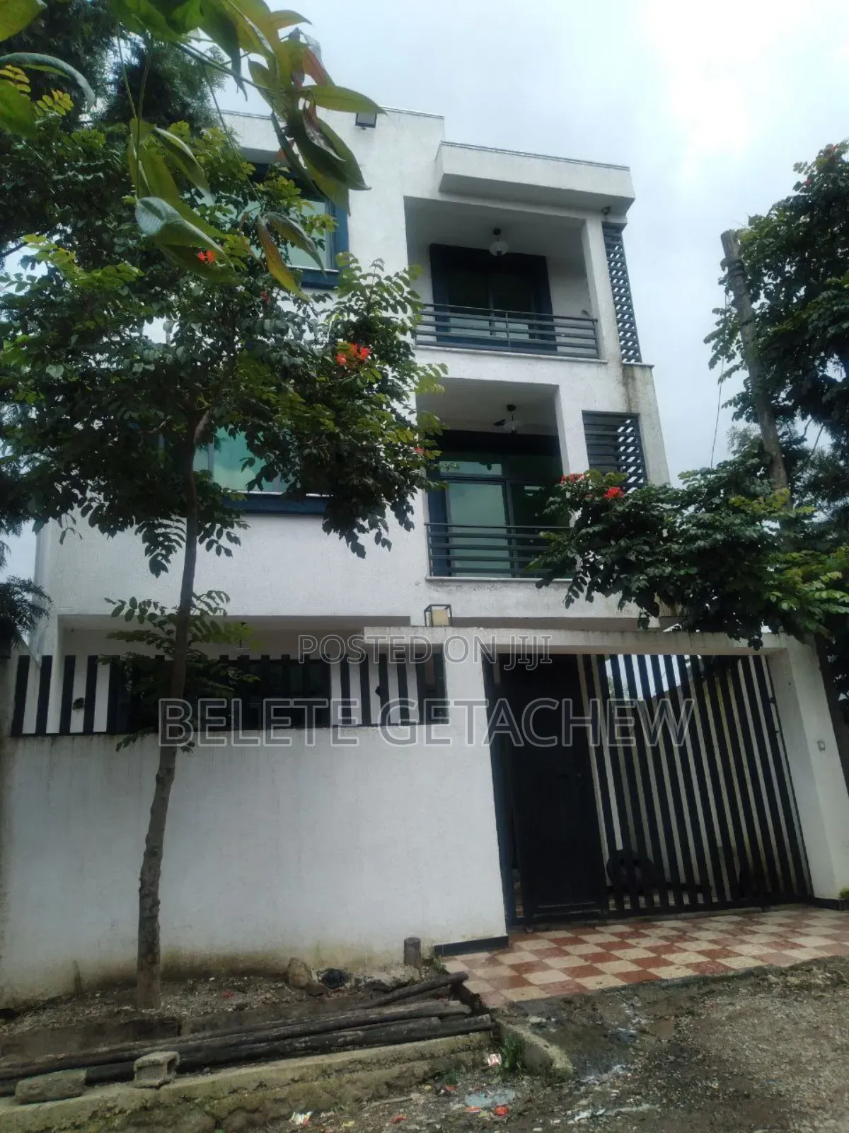 7bdrm House in Bole Bulbula, G+2 for sale