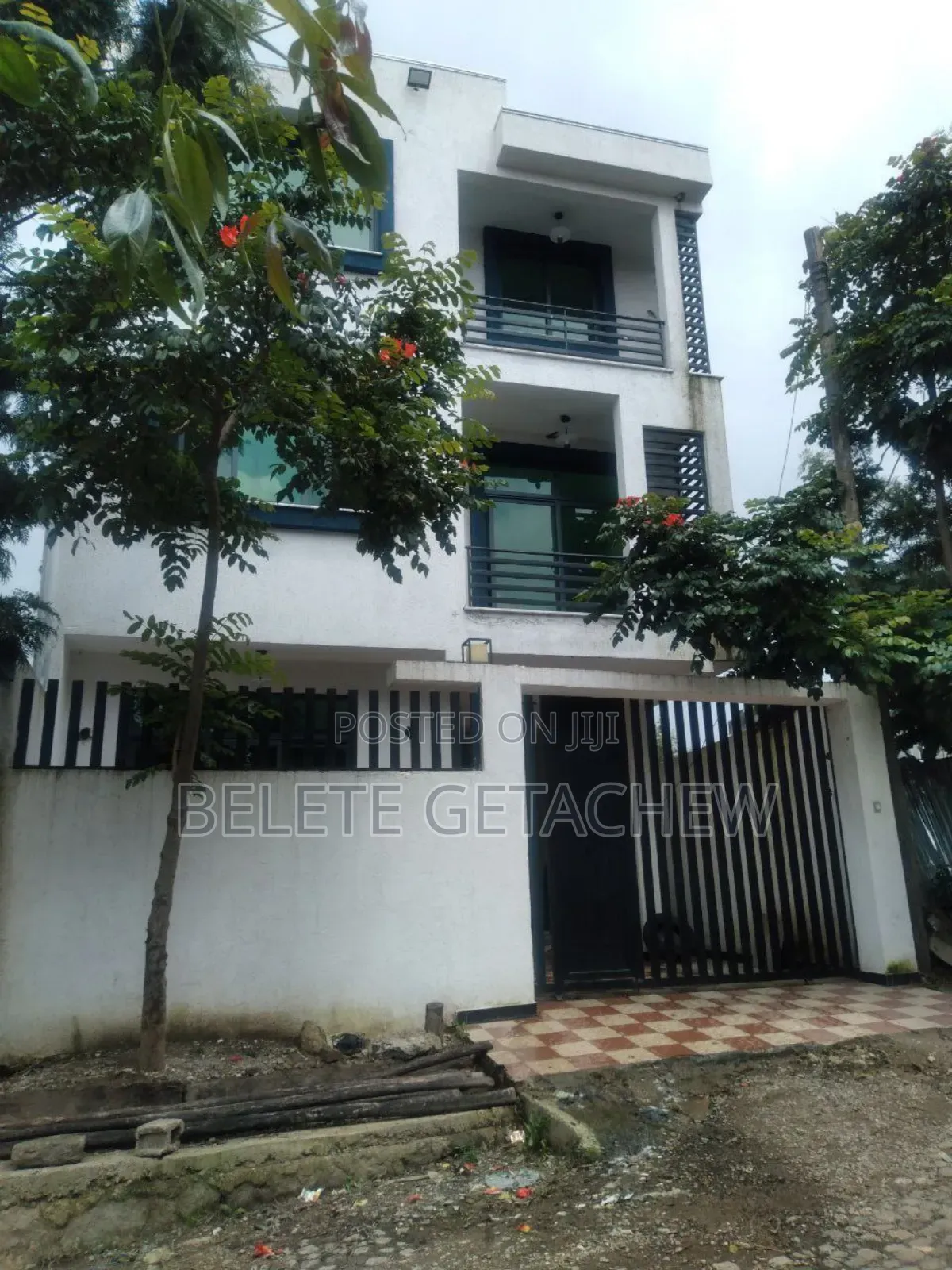 7bdrm House in Bole Bulbula, G+2 for sale