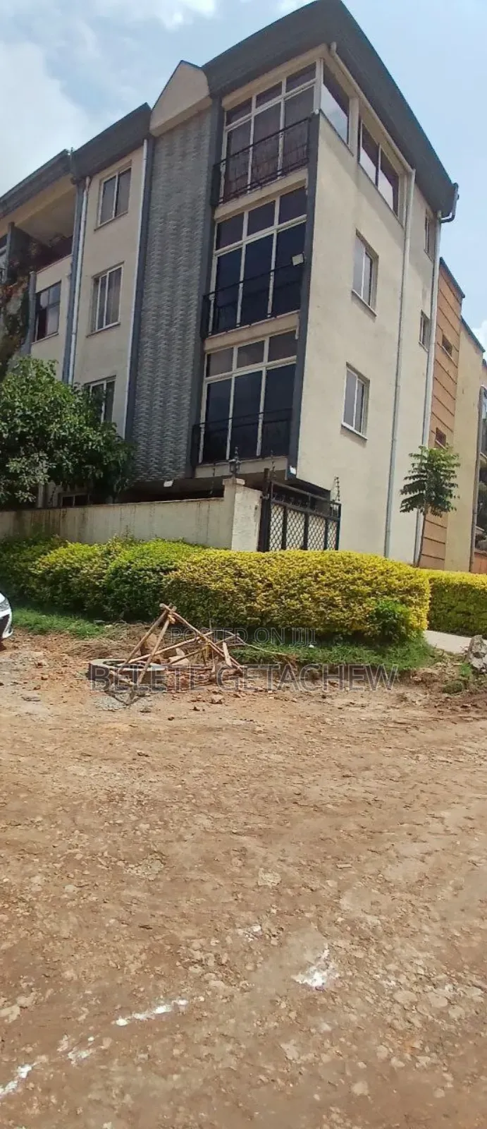 5bdrm House in Semit, G+3 Luxury, Bole for sale