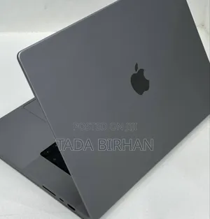 New Laptop Apple MacBook Pro 2022 M2 16GB Intel Core I7 SSD 512GB