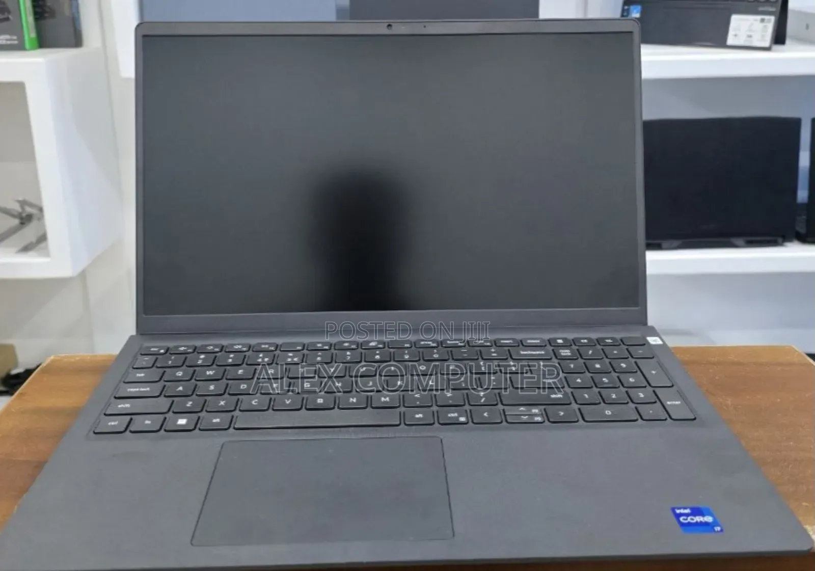 New Laptop Dell Vostro 3520 16GB Intel Core I7 SSD 512GB