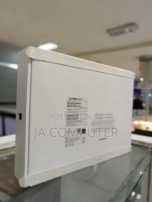 New Laptop Apple MacBook Air 2022 M2 8GB Apple M2 SSD 256GB