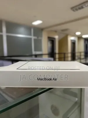 New Laptop Apple MacBook Air 2022 M2 8GB Apple M2 SSD 256GB