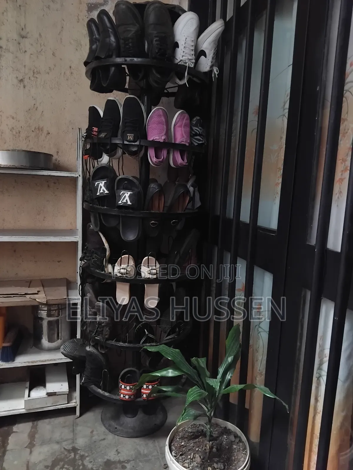 ዘመናዊ የጫማ ማስቀመጫ