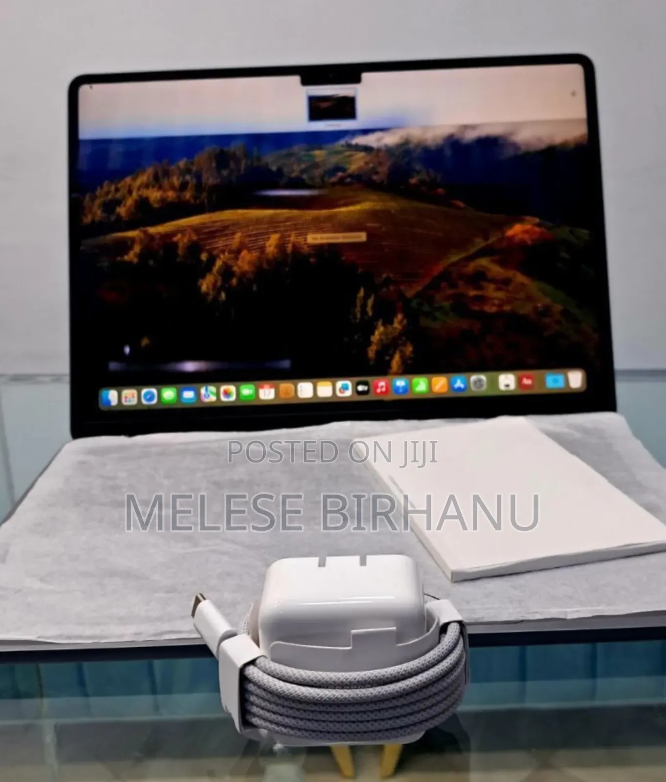 New Laptop Apple MacBook Air 2024 M3 13-Inch 16GB Apple M3 SSD 512GB