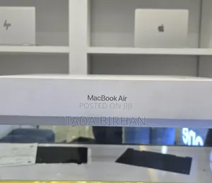 New Laptop Apple MacBook Air 2024 M3 13-Inch 8GB Apple M3 SSD 256GB