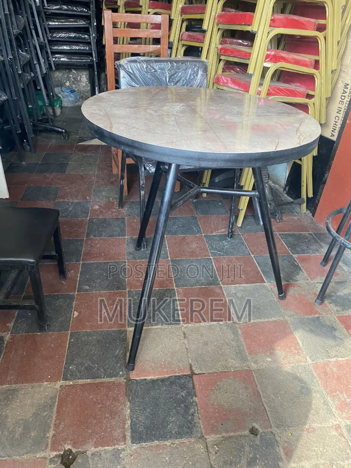 ጠረቤዛ Table