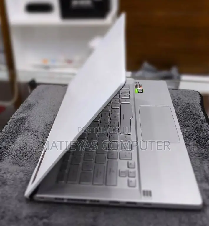 New Laptop Asus ROG Zephyrus G14 16GB AMD Ryzen 9 SSD 1T