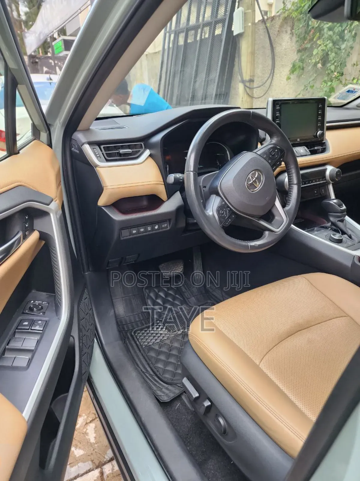 Toyota RAV4 2021 Green